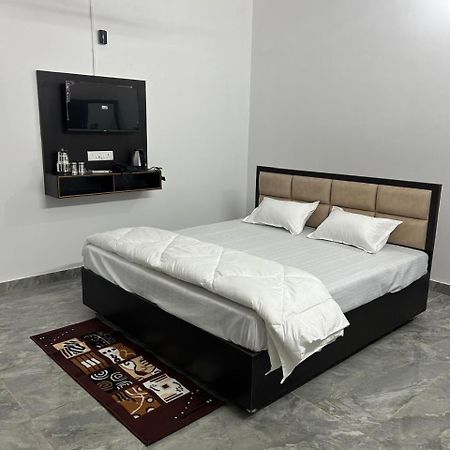 Shri Narayanam Guest House And Home Stay Ayodhya Esterno foto