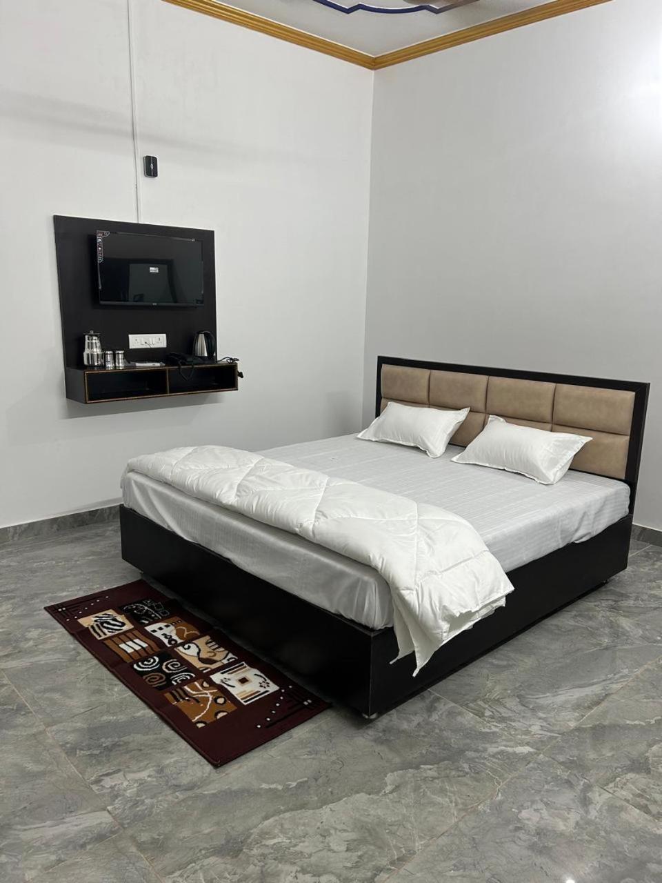 Shri Narayanam Guest House And Home Stay Ayodhya Esterno foto