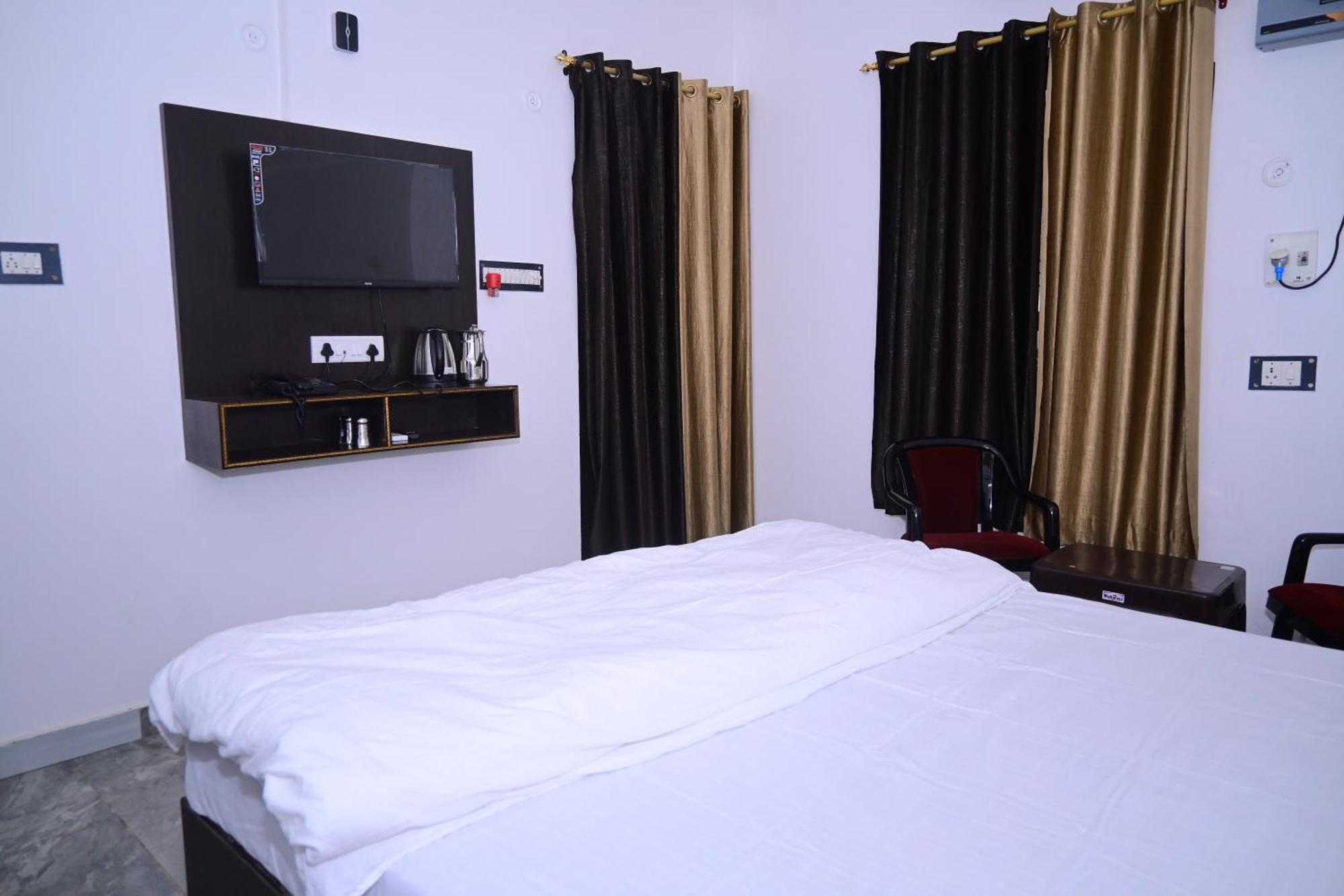 Shri Narayanam Guest House And Home Stay Ayodhya Esterno foto