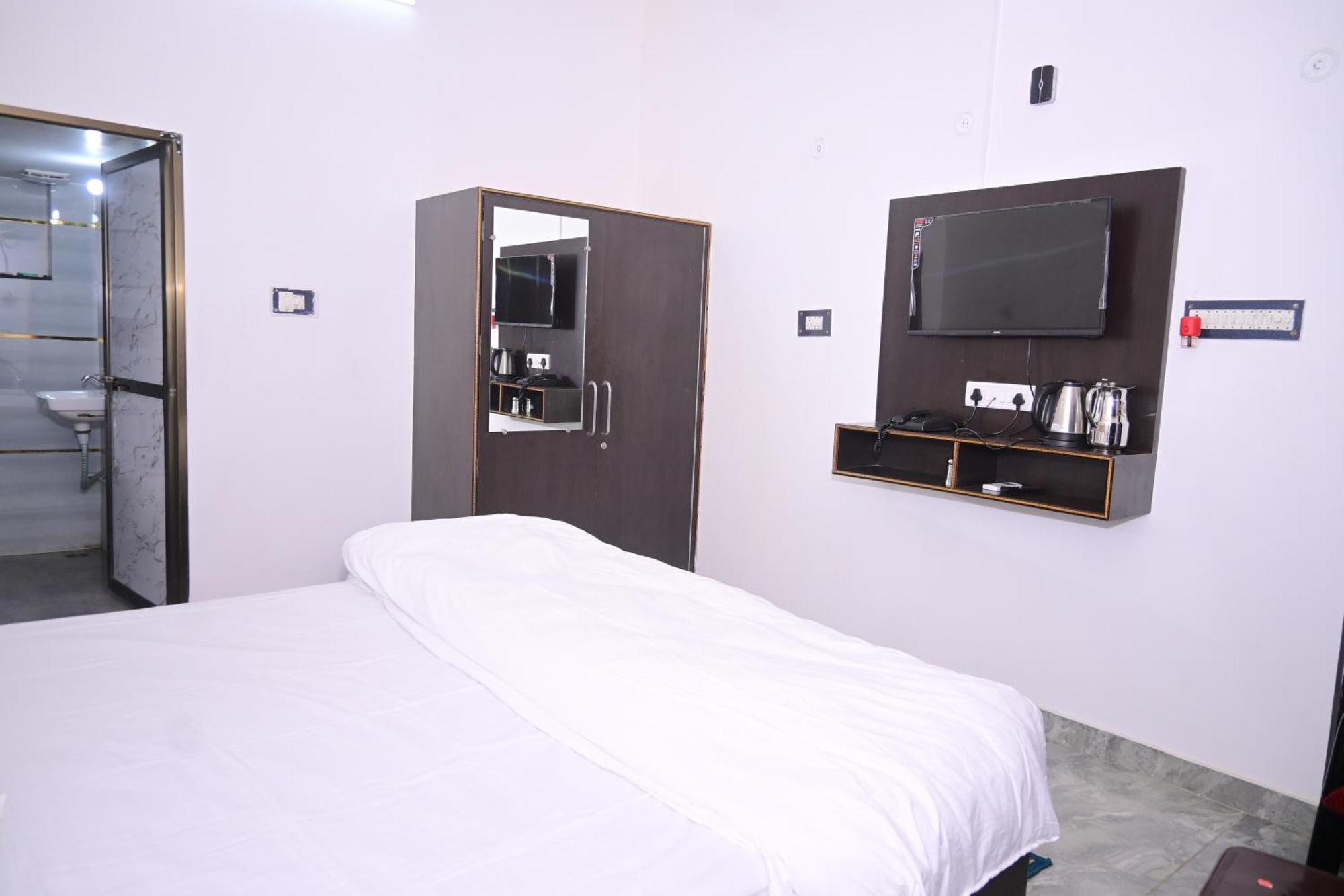 Shri Narayanam Guest House And Home Stay Ayodhya Esterno foto